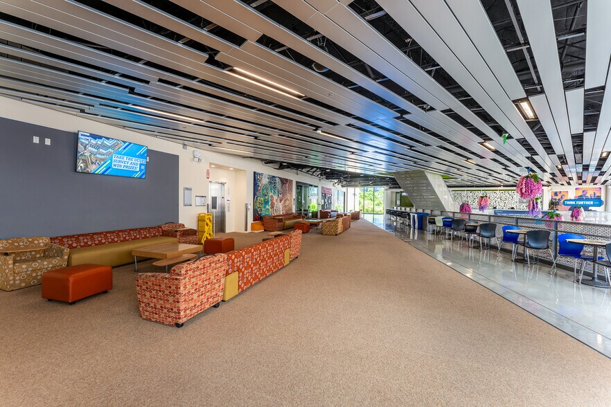 More Photos Of 9500 Gilman Dr, La Jolla Restaurant For Lease