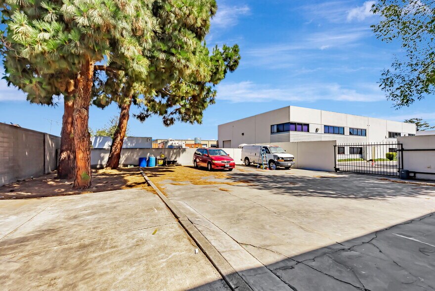 More Photos Of 2485 Technology Dr, Hayward Research And Development For Lease