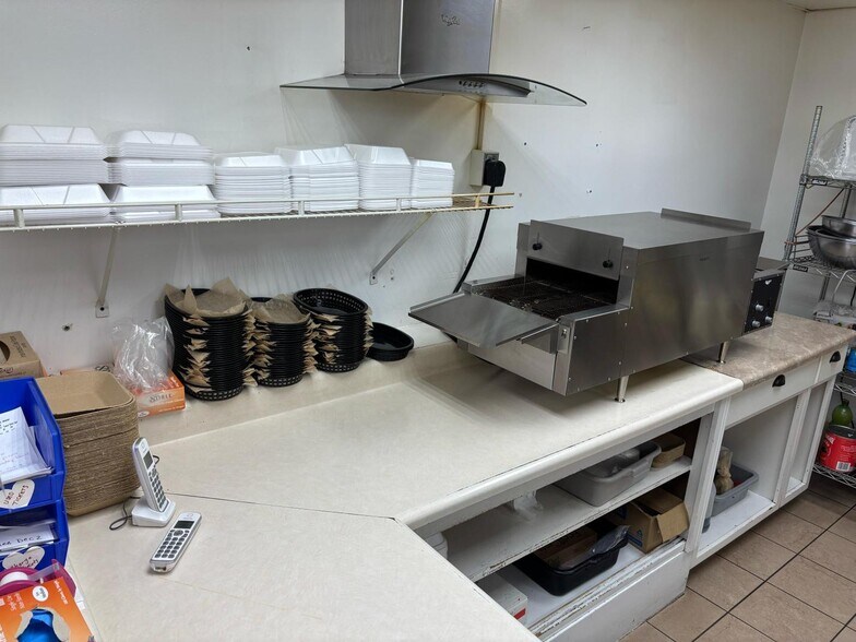 More Photos Of 617 Broadway, Imperial General Retail For Sale