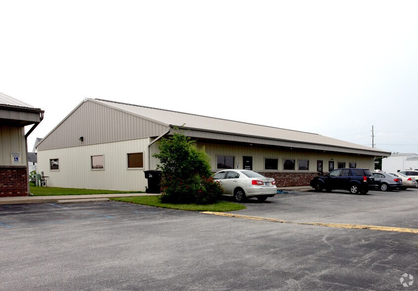 More Photos Of 2535 Parkway Dr, Shelbyville Office For Lease