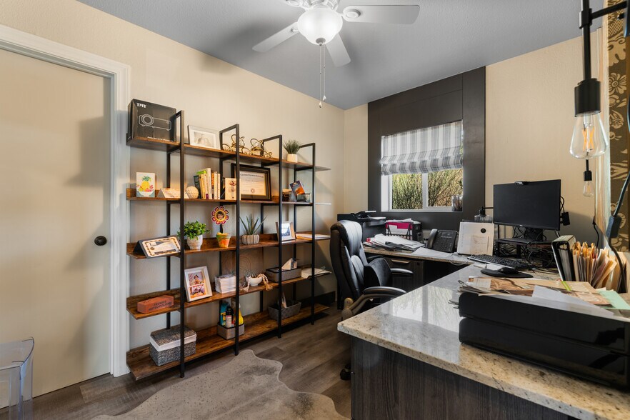 More Photos Of 807 S Auburn St, Grass Valley Showroom For Sale