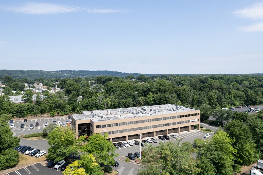 More Photos Of 65 Harristown Rd, Glen Rock Office For Lease