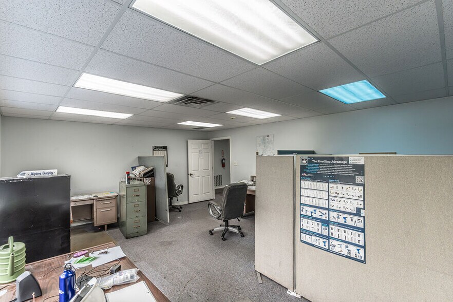 More Photos Of 3311 W Parkway Blvd, West Valley City Industrial For Sale