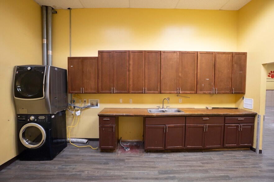 More Photos Of 33550 US Highway 19 N, Palm Harbor Freestanding For Lease