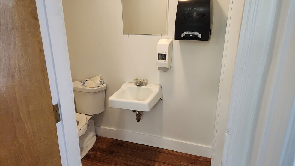 More Photos Of 14-18 Broadway, Taunton Storefront Retail Office For Lease