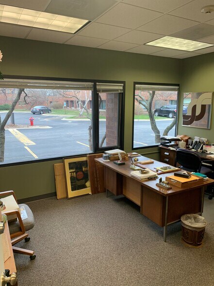 More Photos Of 666 Dundee Rd, Northbrook Office For Lease