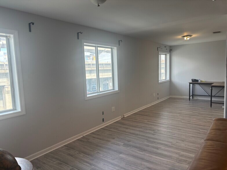 More Photos Of 521 Oak St, Copiague Carwash For Lease