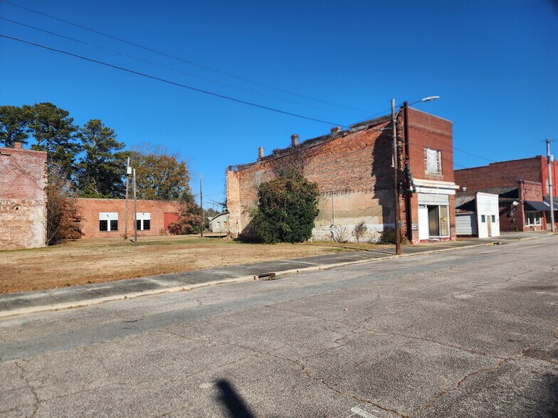 More Photos Of 104 E Railroad St, Robersonville General Retail For Sale