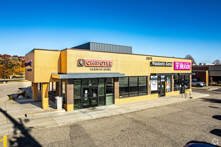 More Photos Of 2075 Cliff Rd, Eagan Freestanding For Lease