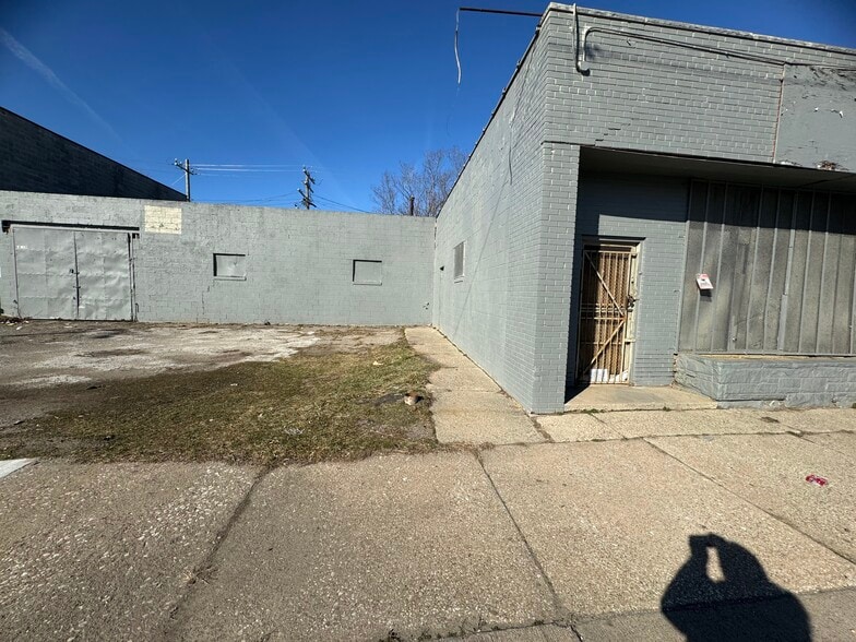 More Photos Of 14801-14835 Livernois Ave, Detroit Auto Repair For Sale