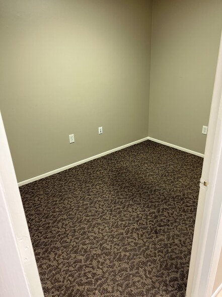 More Photos Of 6315 Presidential Ct, Fort Myers Office For Lease