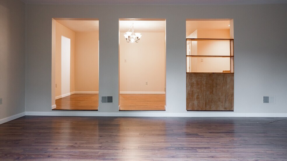 More Photos Of 113-114 Noble Vista Dr, Greensburg Apartments For Sale