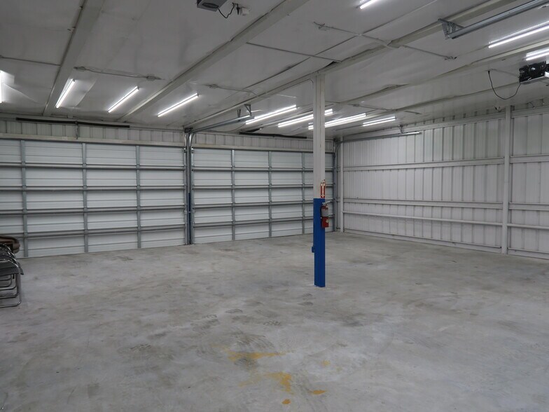 More Photos Of 5715 Star Ln, Houston Warehouse For Lease