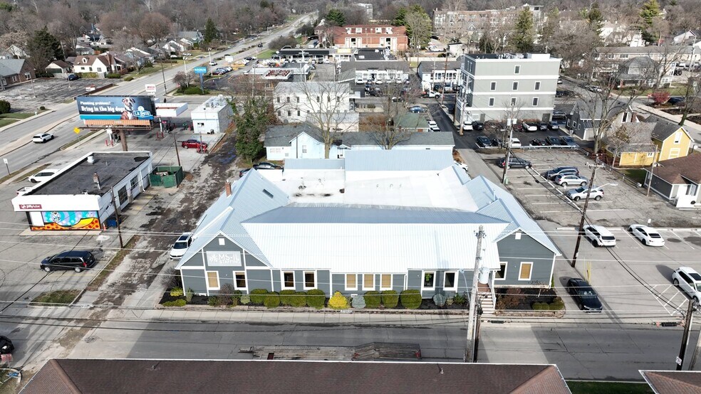 More Photos Of 710 E 64th St, Indianapolis Office For Sale