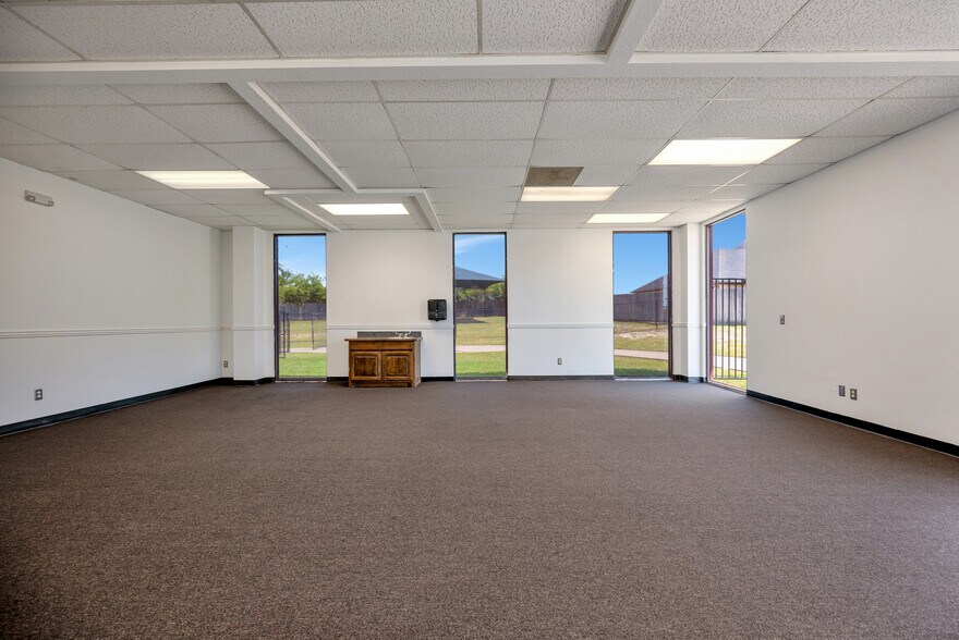 More Photos Of 132 El Chico Trl, Willow Park Medical For Sale