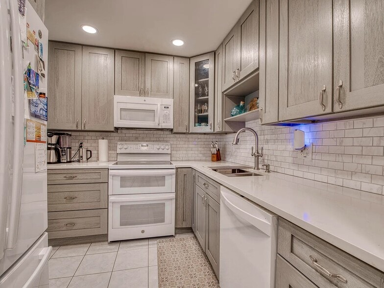 More Photos Of 3475 S Ocean Blvd, Palm Beach Apartments For Sale