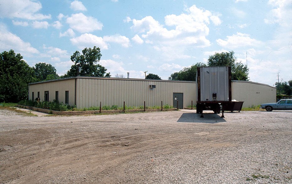 More Photos Of 2817 Massachusetts Ave, Indianapolis Service For Lease
