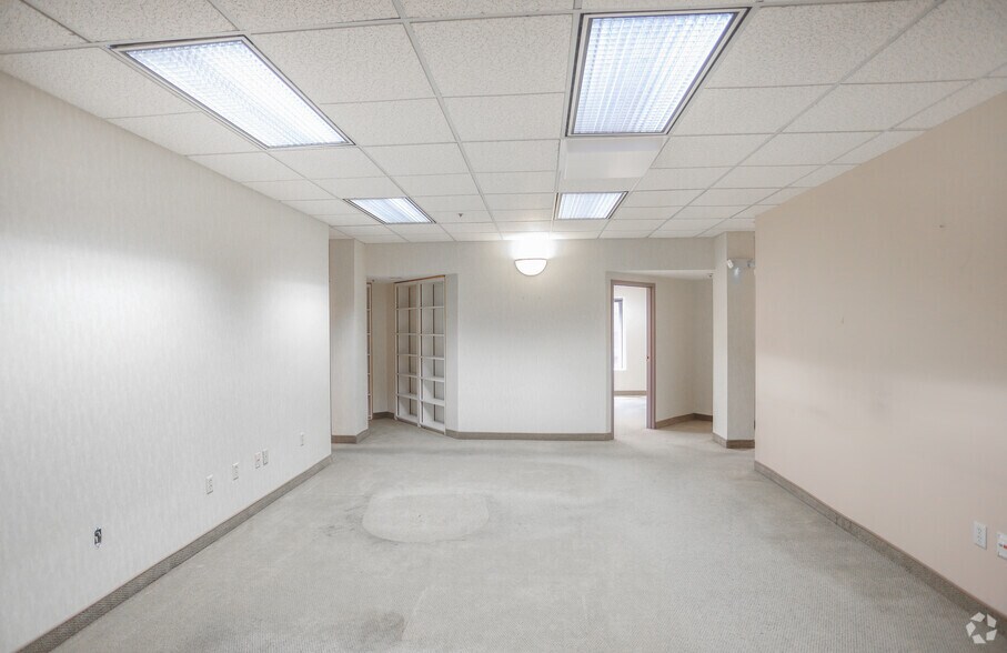 More Photos Of 50 S Meridian St, Indianapolis Office For Lease