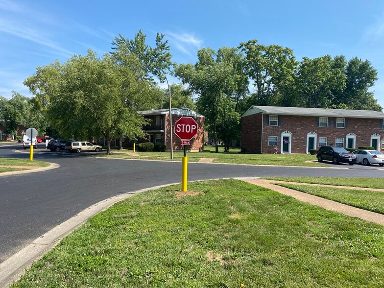 More Photos Of 1624 Northwinds Estates Dr, Saint Louis Apartments For Sale