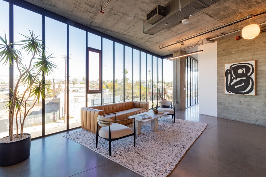 More Photos Of 5788 W Adams Blvd, Los Angeles Unknown For Lease