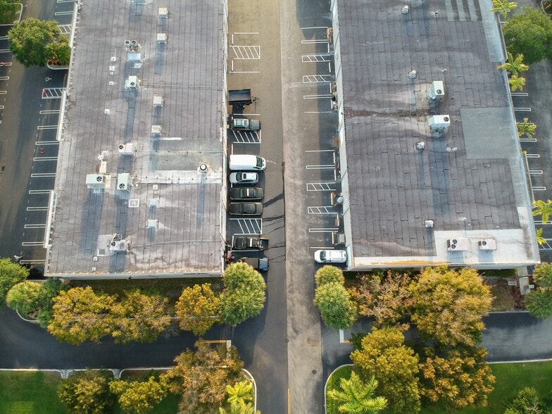 More Photos Of 14000-14046 NW 82nd Ave, Miami Lakes Light Distribution For Lease