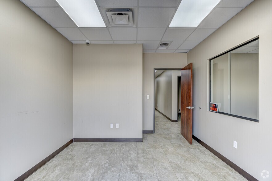 More Photos Of 13802 Furman Rd, Houston Warehouse For Lease