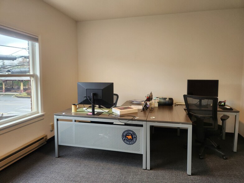 More Photos Of 116-128 Main St, Carlton Storefront Retail Office For Lease