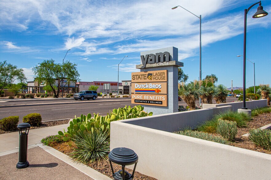 More Photos Of 15600 N Hayden Rd, Scottsdale Storefront For Lease