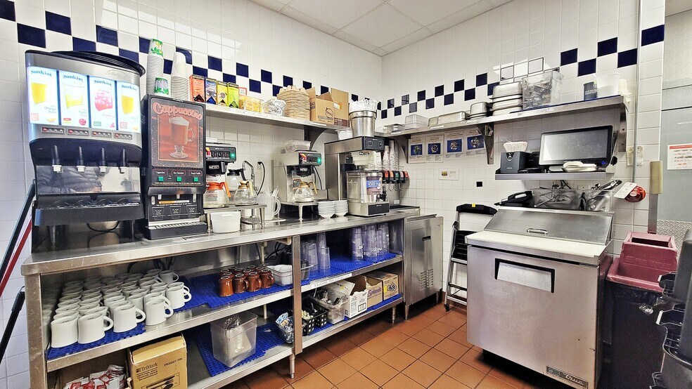 More Photos Of 5050 Langston Blvd, Arlington Restaurant For Sale