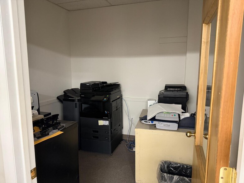 More Photos Of 1033-1061 Bloomfield Ave, Clifton Storefront Retail Office For Lease