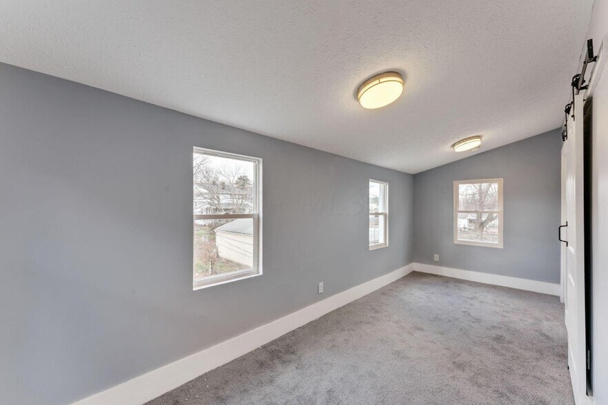 More Photos Of 361 1/2 S Harris Ave, Columbus Apartments For Sale