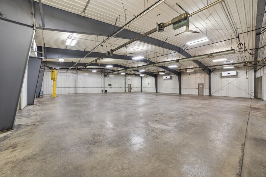More Photos Of 3166 Muckle Rd, Central Lake Manufacturing For Lease
