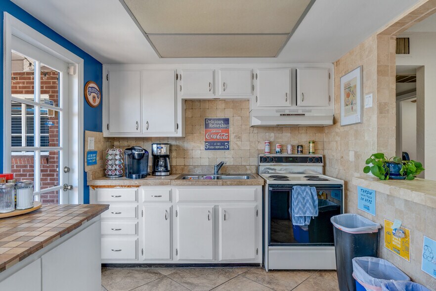 More Photos Of 3428 N 15th Ave, Phoenix Coworking Space