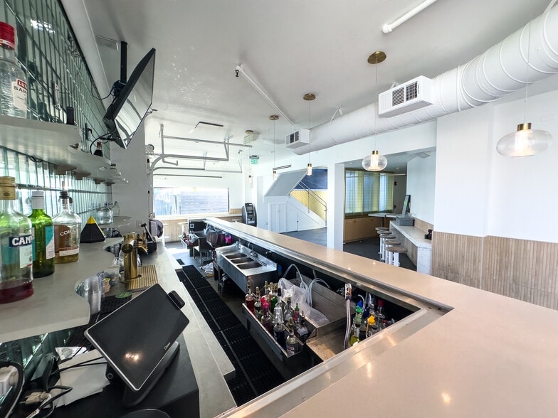 More Photos Of 2406 Newport Blvd, Newport Beach Restaurant For Lease