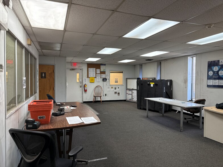 More Photos Of 1002 Industrial Dr, West Berlin Distribution For Lease