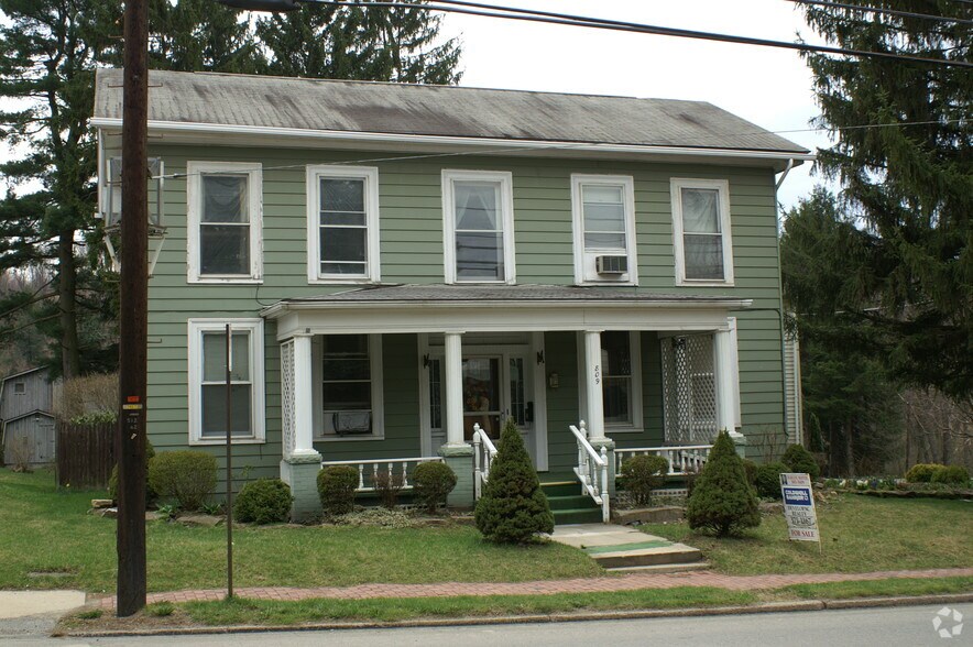 Primary Photo Of 809 W Mahoning St, Punxsutawney Loft Creative Space For Sale