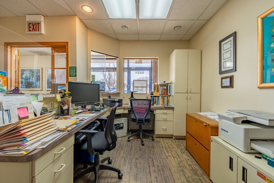More Photos Of 5521 N Milwaukee Ave, Chicago Medical For Lease