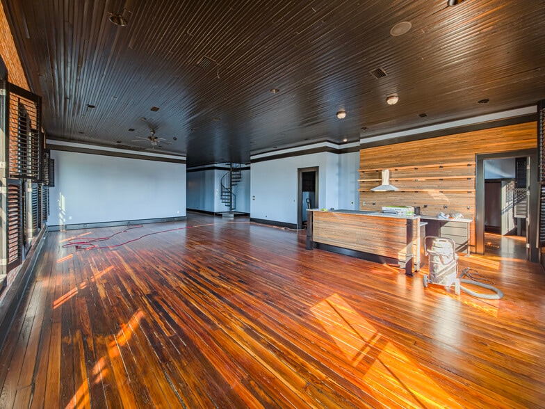 More Photos Of 105-111 W Central, Valdosta Storefront Retail Office For Sale