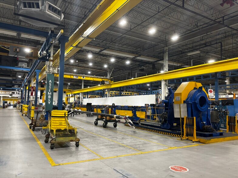More Photos Of 9100 Emmott Rd, Houston Manufacturing For Sale