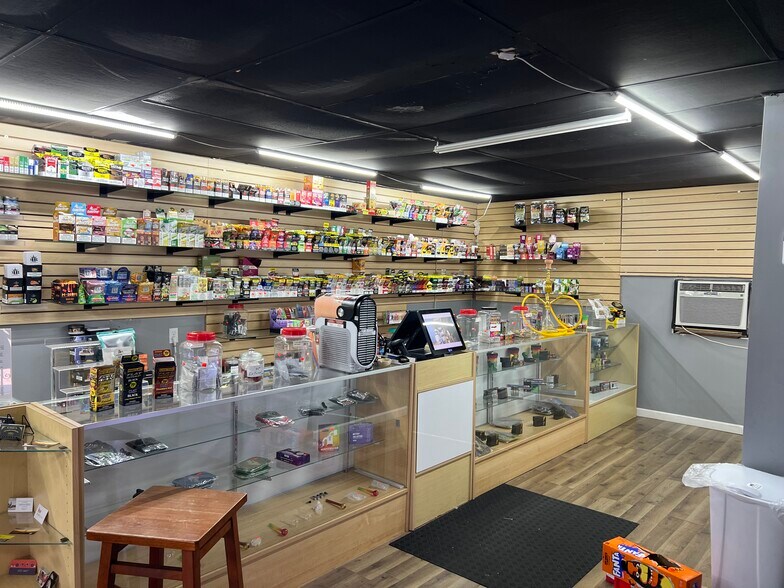 More Photos Of 2716 Dodson Ave, Chattanooga General Retail For Sale