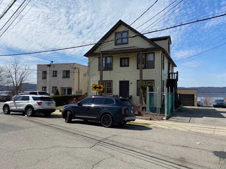 More Photos Of 94 Hunter St, Ossining Apartments For Sale