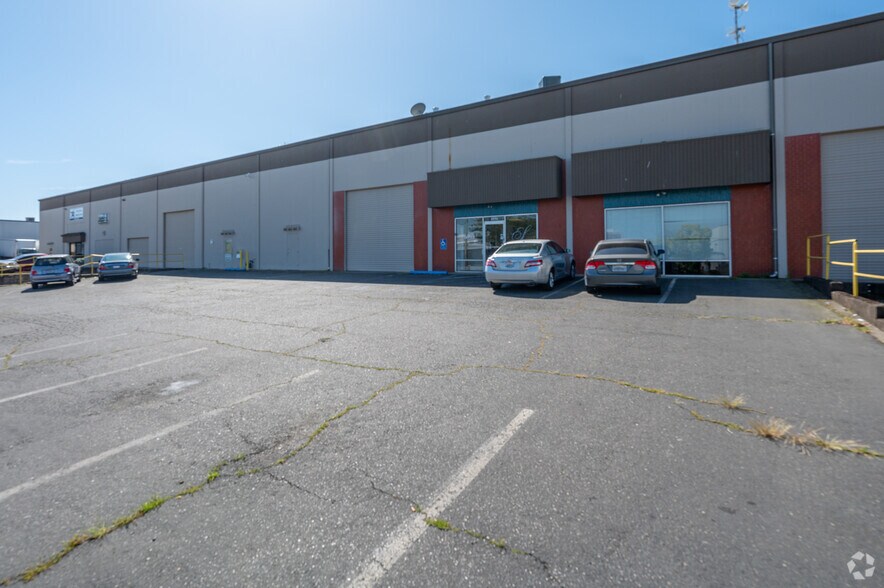 More Photos Of 3120-3190 Orange Grove Ave, North Highlands Distribution For Lease