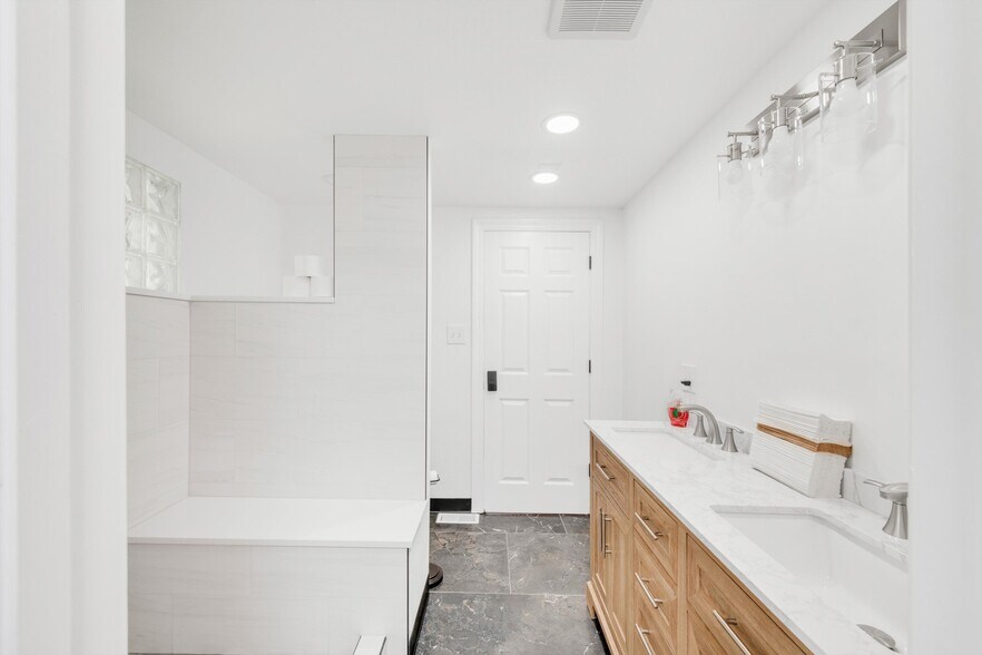 More Photos Of 2880 W 92nd Ave, Federal Heights Office Residential For Lease