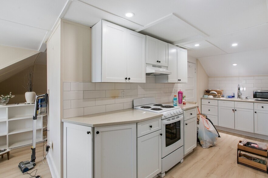 More Photos Of 23 Poplar St, Danvers Multifamily For Sale