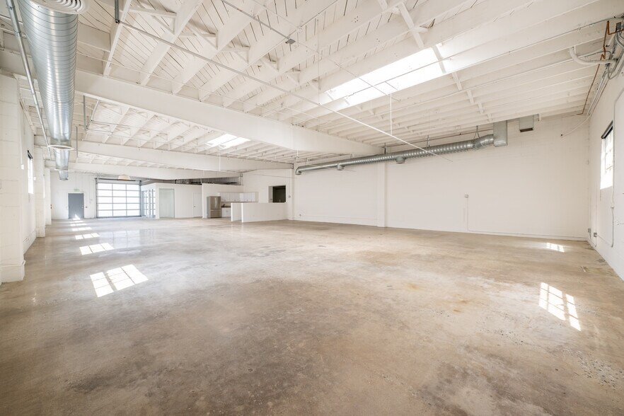 More Photos Of 2842-2912 Colorado Ave, Santa Monica Flex For Lease