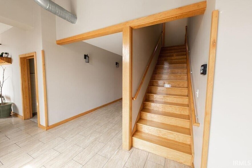 More Photos Of 409 S Walnut St, Bloomington Restaurant For Sale