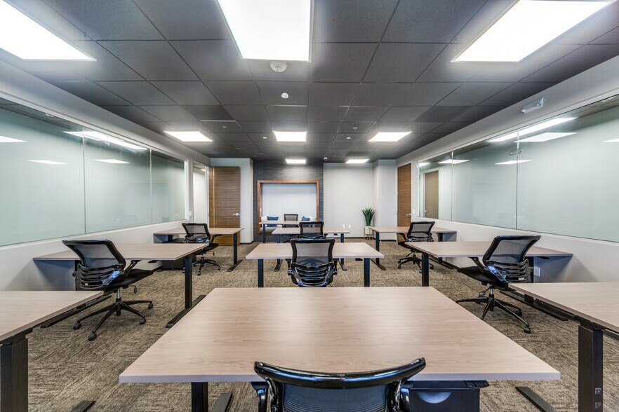 More Photos Of 77 Sugar Creek Center Blvd, Sugar Land Coworking Space