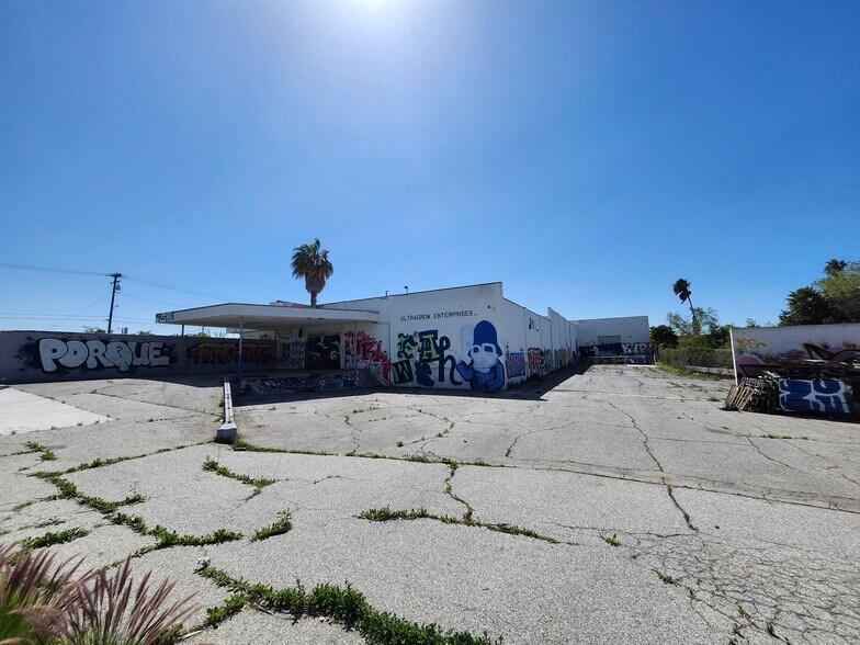 More Photos Of 13501 S Main St, Los Angeles Warehouse For Sale