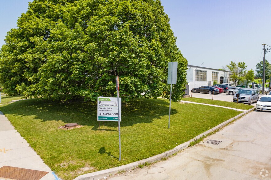 More Photos Of 77 Rivalda Rd, Toronto Manufacturing For Lease