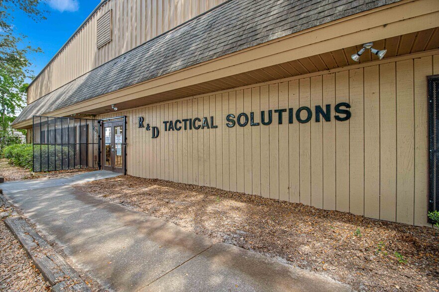 Primary Photo Of 1031 NE 16th St, Ocala Manufacturing For Sale